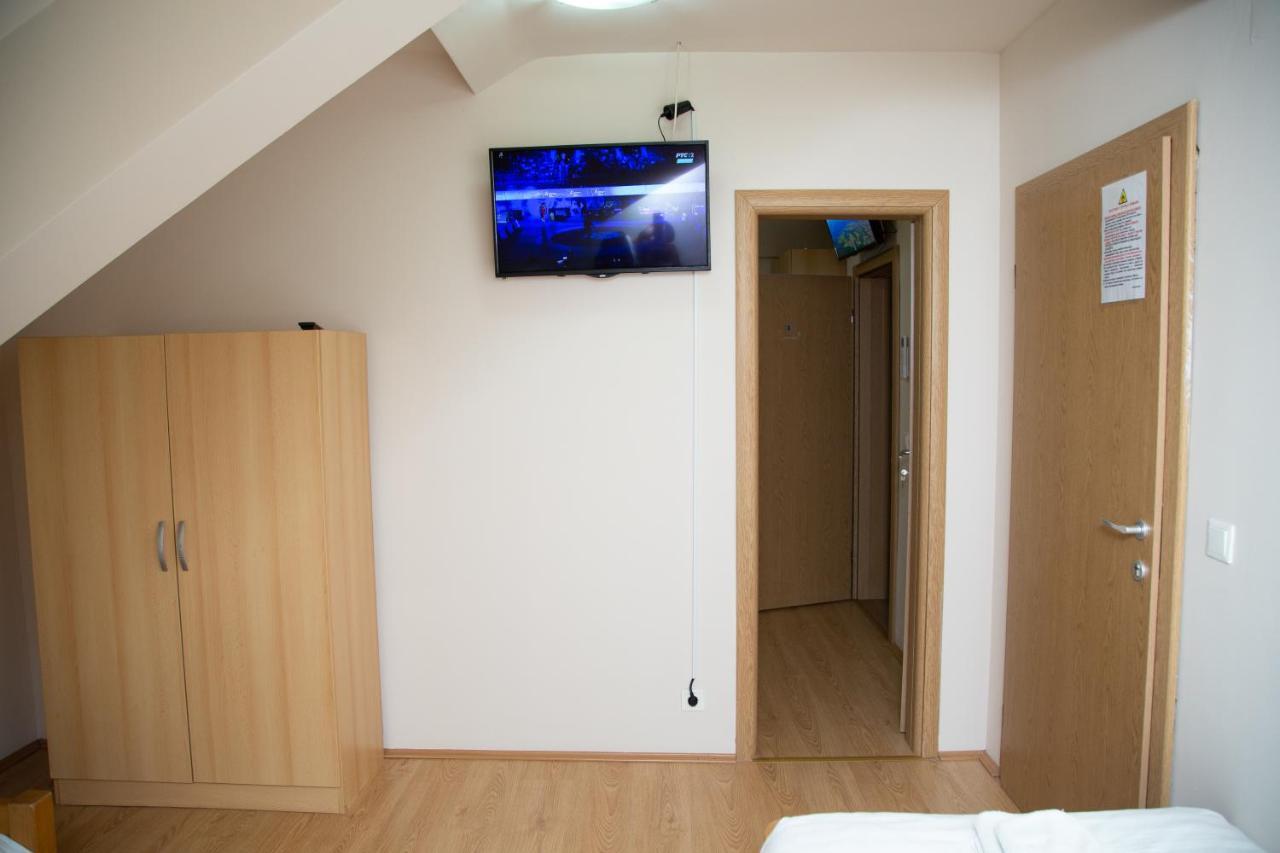 Motel Imperija Ub Ngoại thất bức ảnh