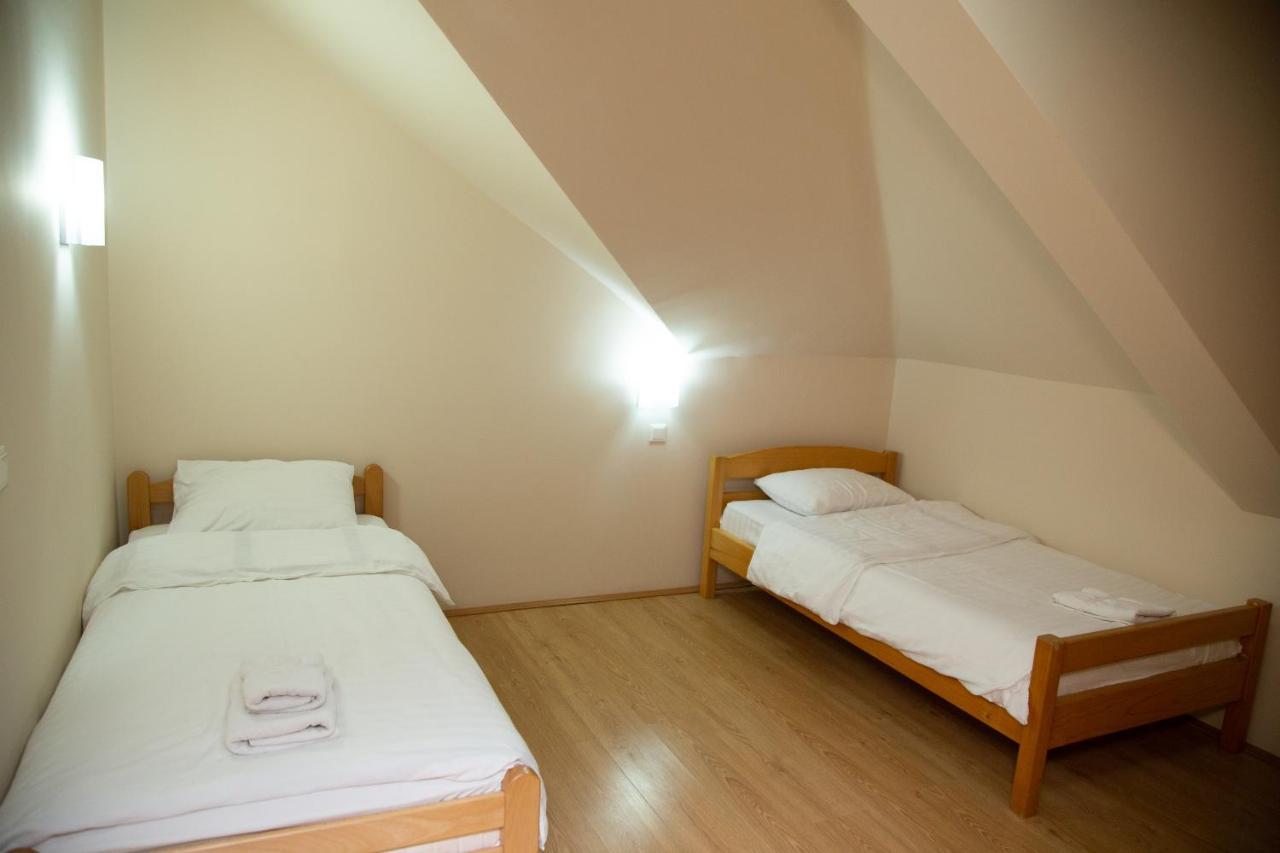 Motel Imperija Ub Ngoại thất bức ảnh