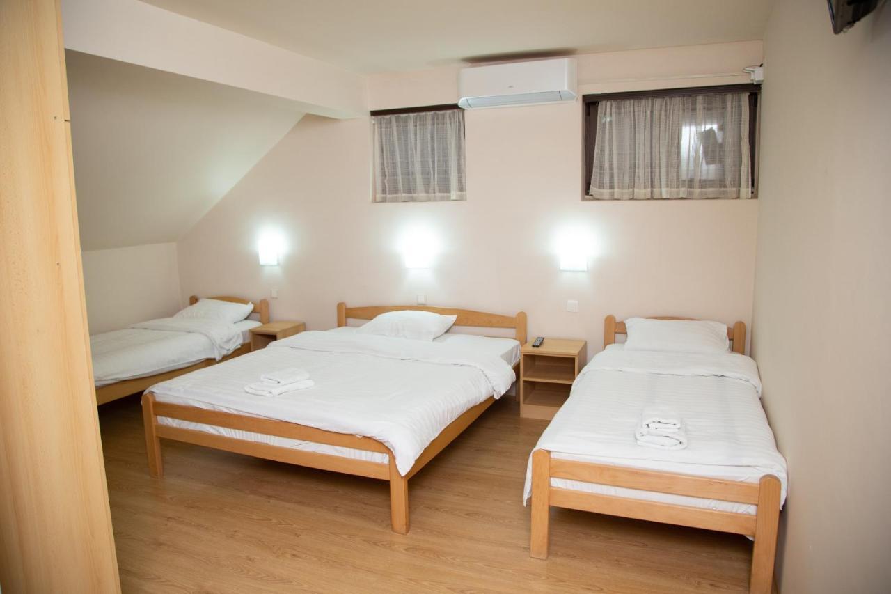 Motel Imperija Ub Ngoại thất bức ảnh